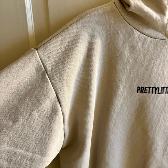 PRETTYLITTLETHING oversized hoodie - Picture 5 of 11